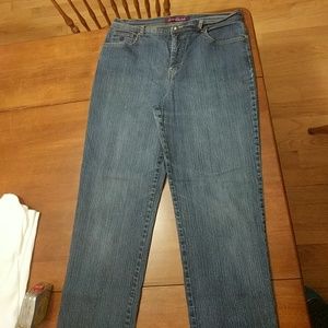 Gloria Vanderbilt Amanda jeans